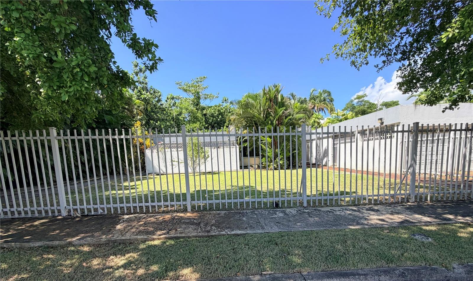 Sauco SANTA MARÍA, #1916, San Juan, PR 00921