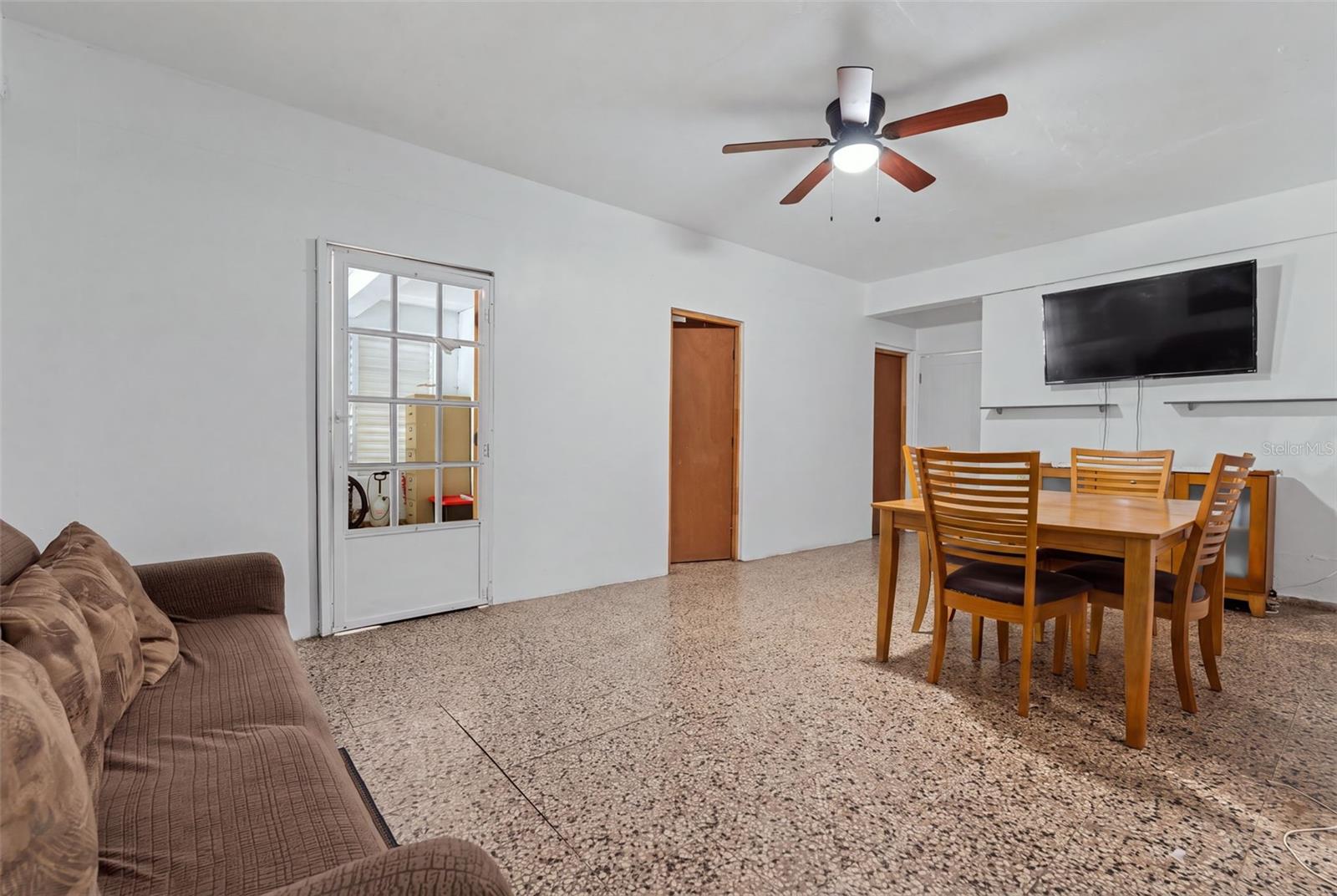 1st Floor Livingroom / Dining Room