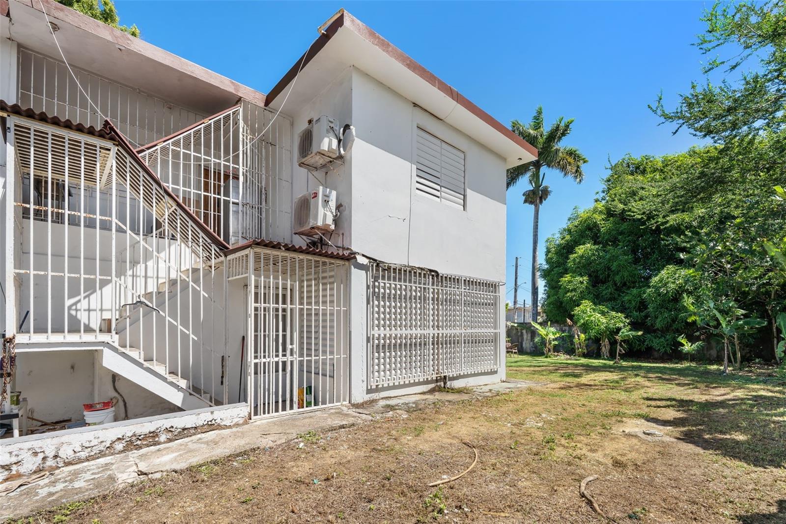Stairs / Independent Entrance