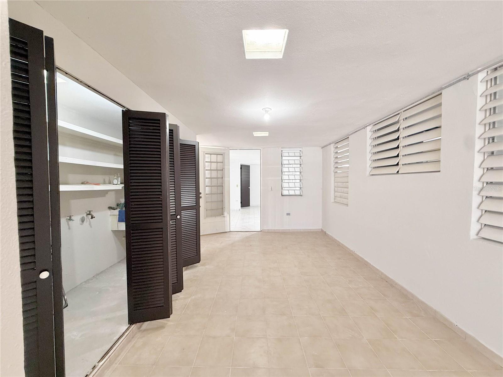 613 URB. VILLA CAROLINA, #241-4, Carolina, PR 00985 613 URB. VILLA CAROLINA, #241-4, Carolina, PR 00985