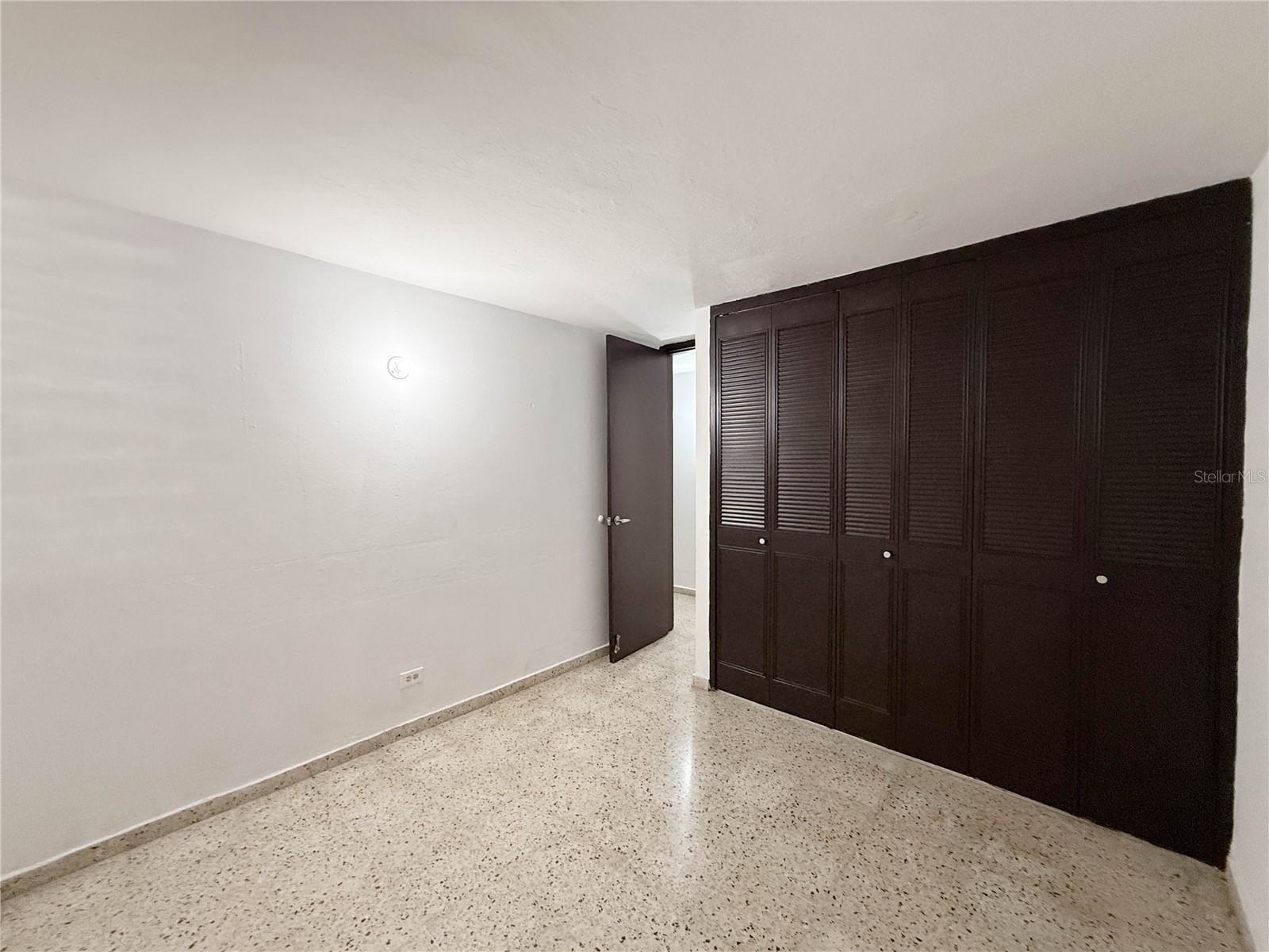613 URB. VILLA CAROLINA, #241-4, Carolina, PR 00985