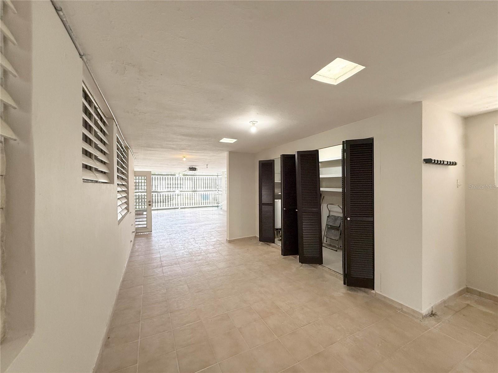 613 URB. VILLA CAROLINA, #241-4, Carolina, PR 00985