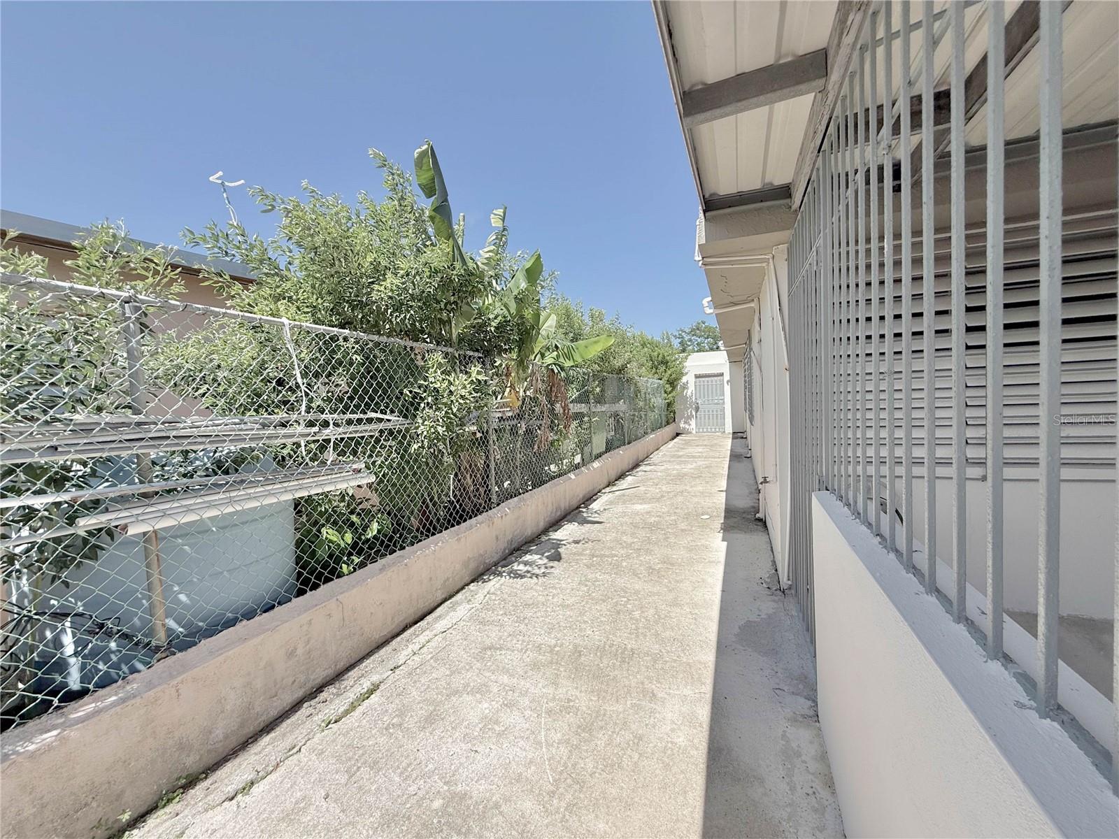 613 URB. VILLA CAROLINA, #241-4, Carolina, PR 00985