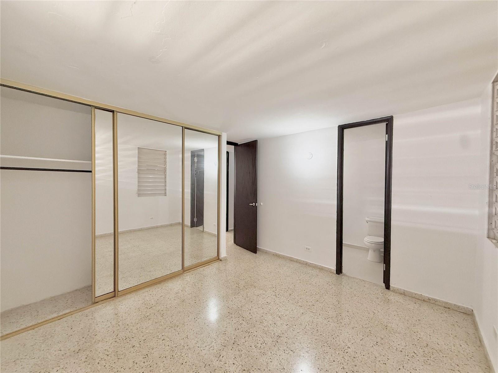 613 URB. VILLA CAROLINA, #241-4, Carolina, PR 00985