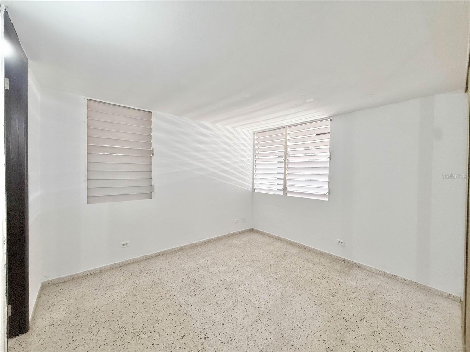 613 URB. VILLA CAROLINA, #241-4, Carolina, PR 00985