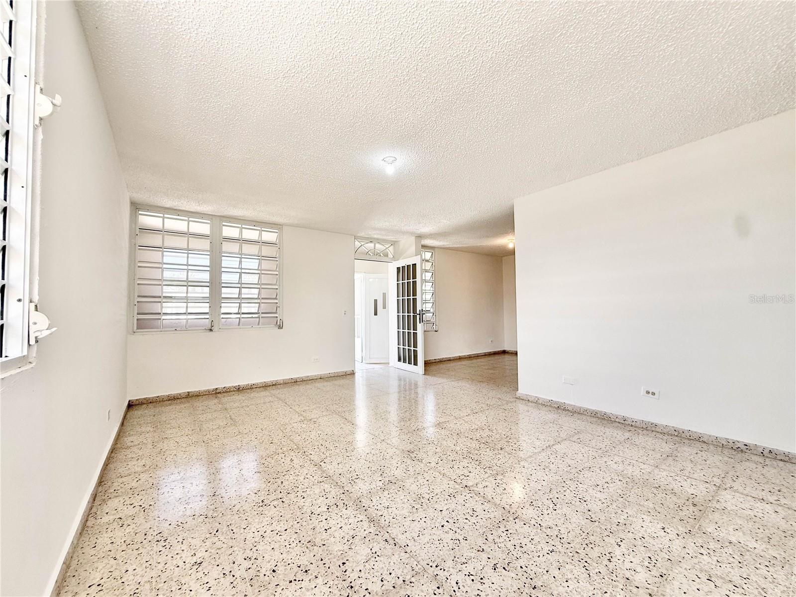 613 URB. VILLA CAROLINA, #241-4, Carolina, PR 00985