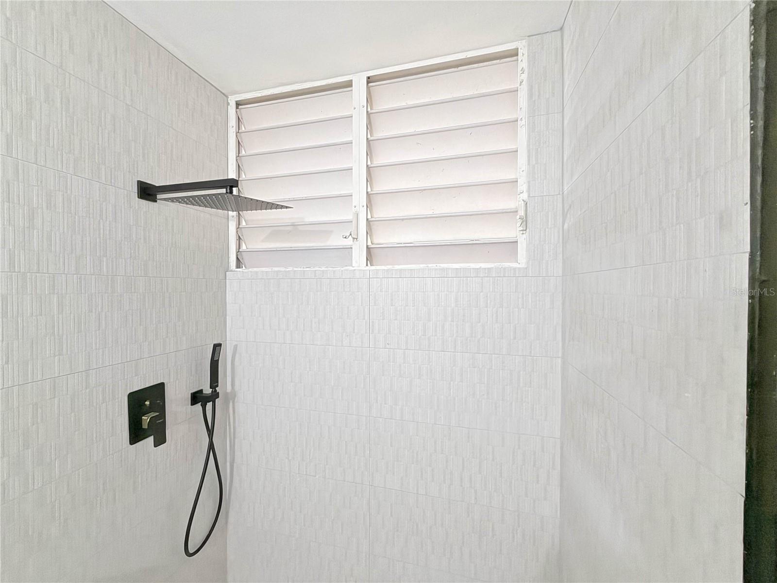 613 URB. VILLA CAROLINA, #241-4, Carolina, PR 00985