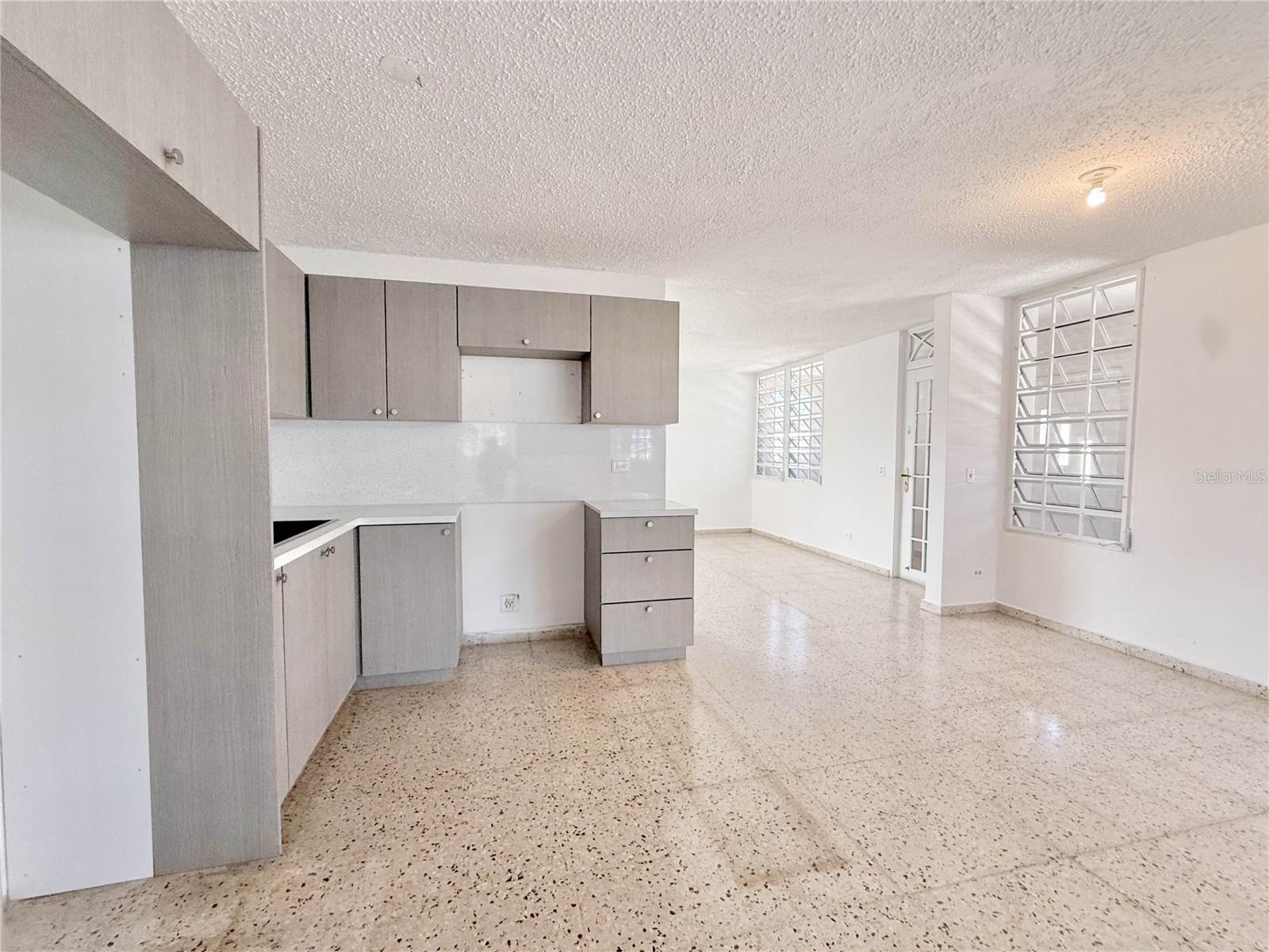 613 URB. VILLA CAROLINA, #241-4, Carolina, PR 00985