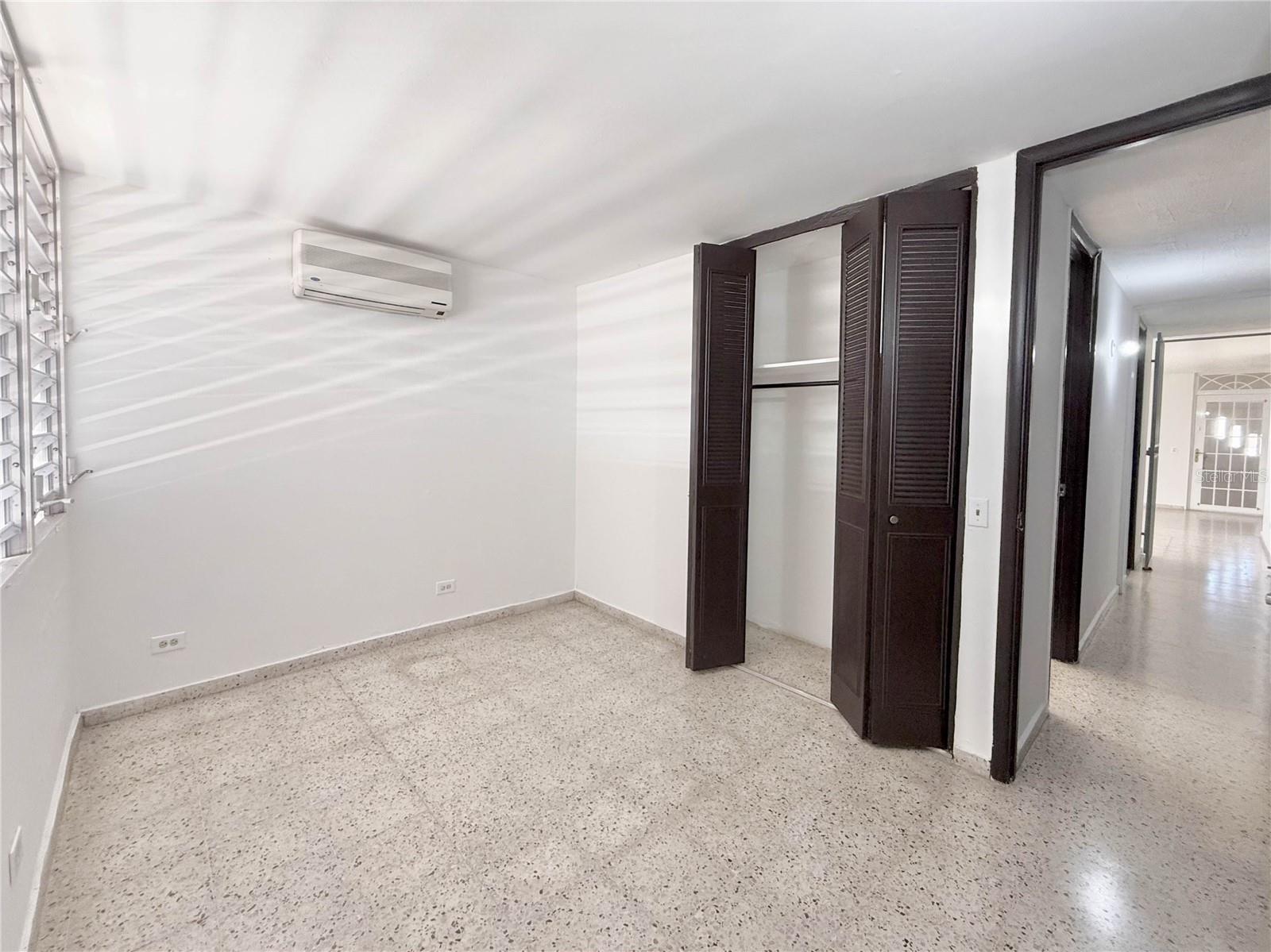 613 URB. VILLA CAROLINA, #241-4, Carolina, PR 00985