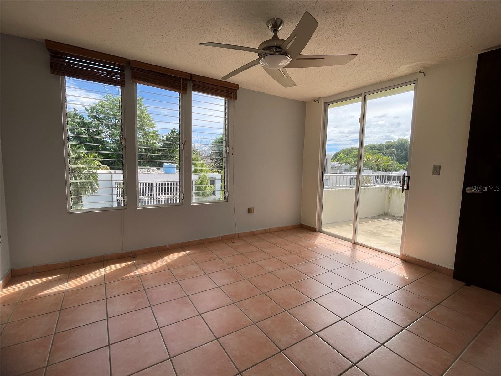 24 JADE, Dorado, PR 00646