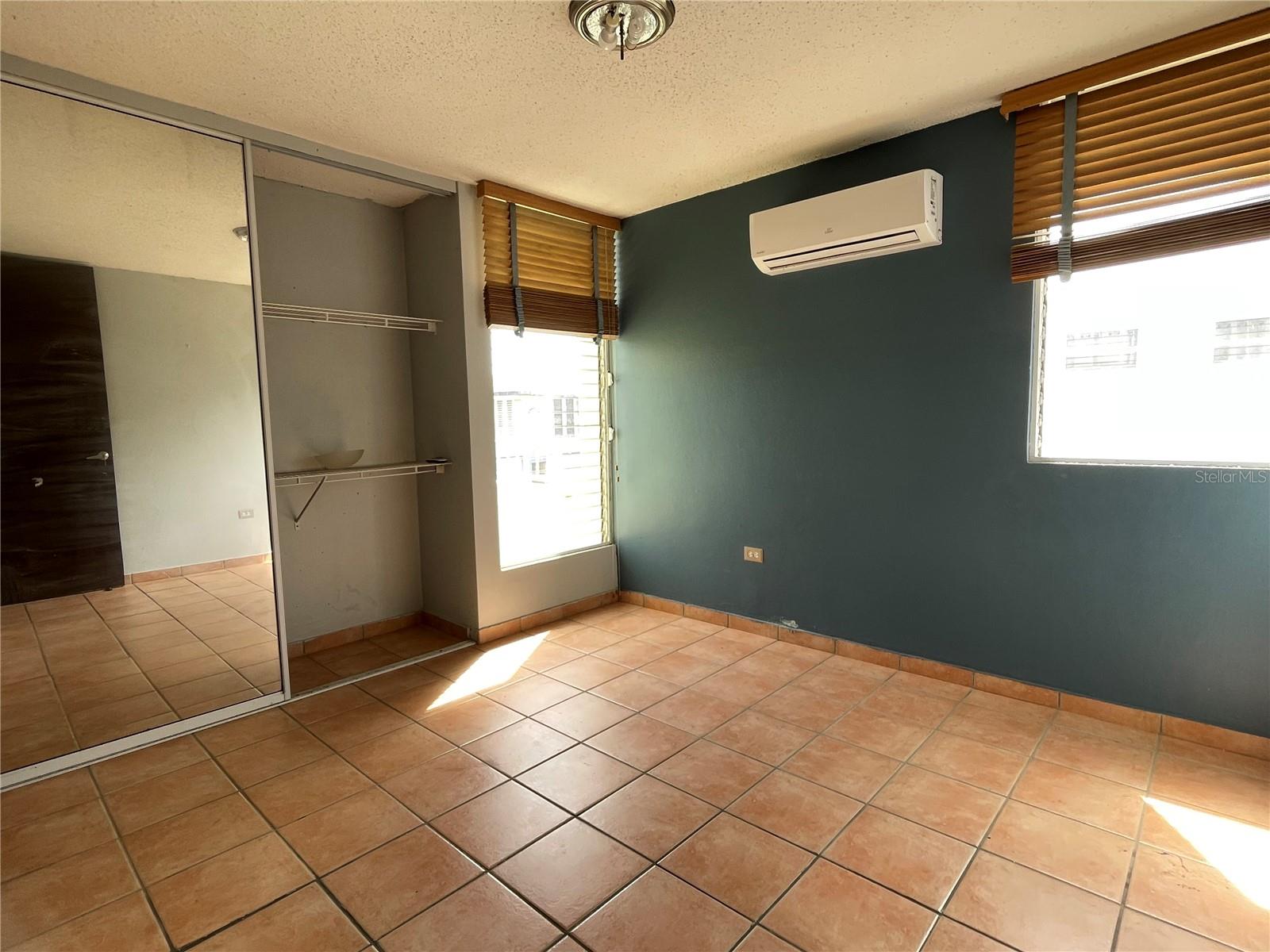24 JADE, Dorado, PR 00646