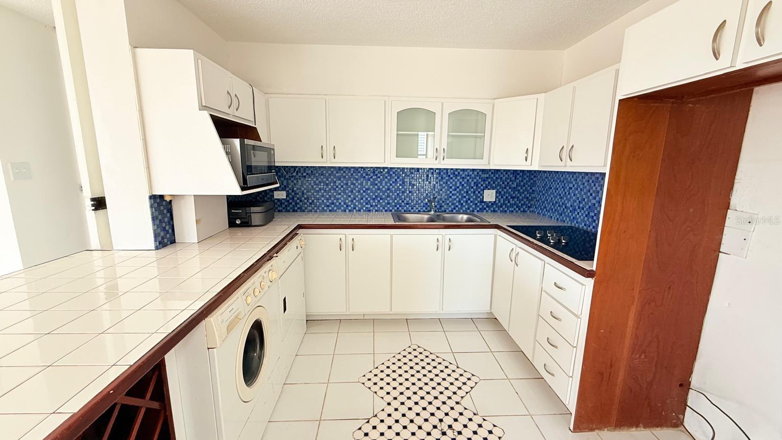 37 ISLA VERDE AVE., #201, Carolina, PR 00979