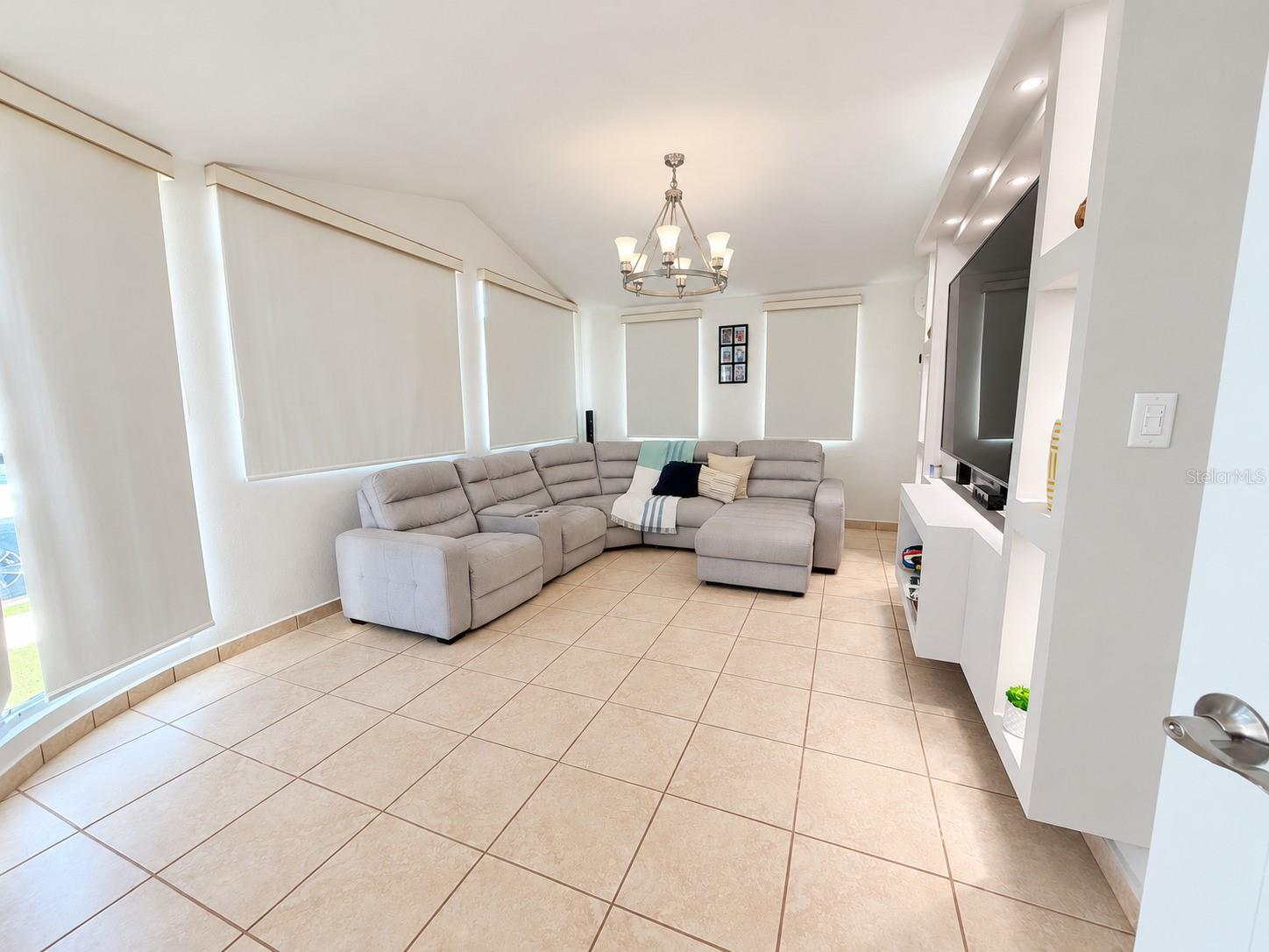 428 JARDIN HABANA, Toa Alta, PR 00953