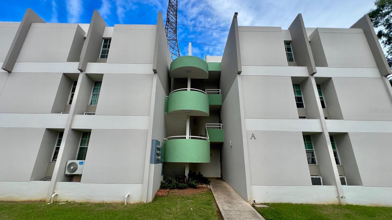 1 CALLE ALELI, #102A, Guaynabo, PR 00971
