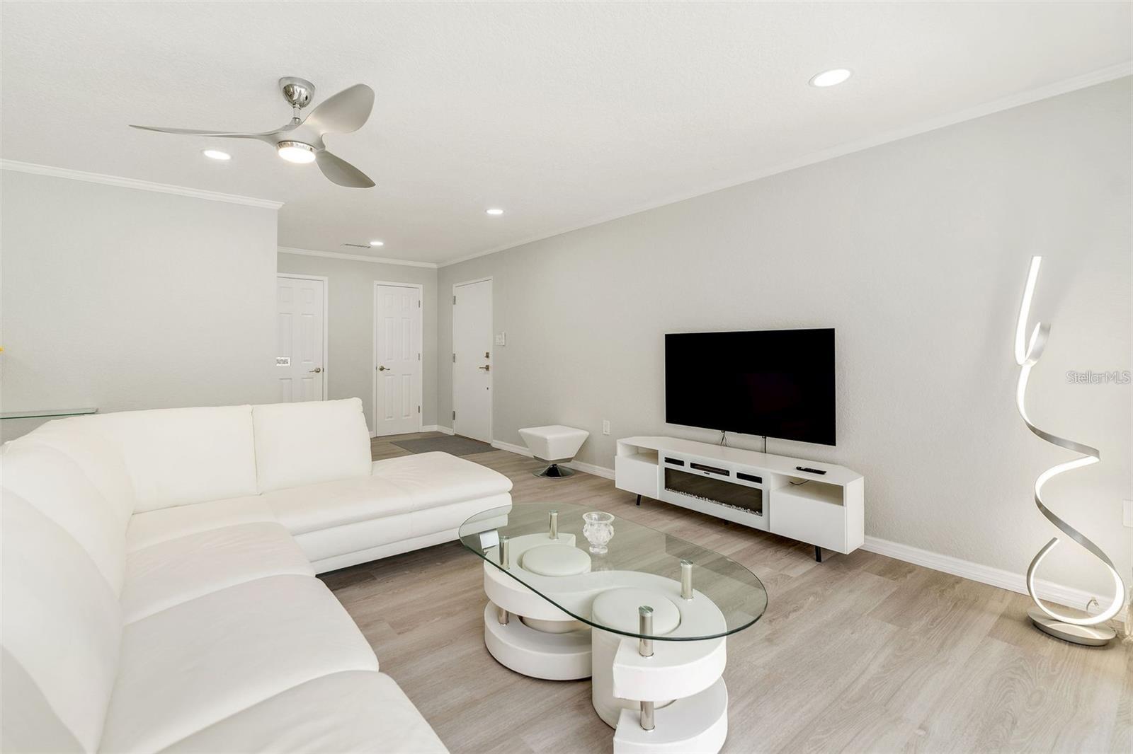 700 MELROSE AVENUE, #J24, Winter Park, FL 32789