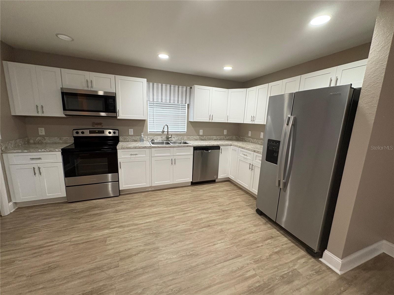 640 E GRAPEFRUIT AVENUE, Lake Alfred, FL 33850 640 E GRAPEFRUIT AVENUE, Lake Alfred, FL 33850