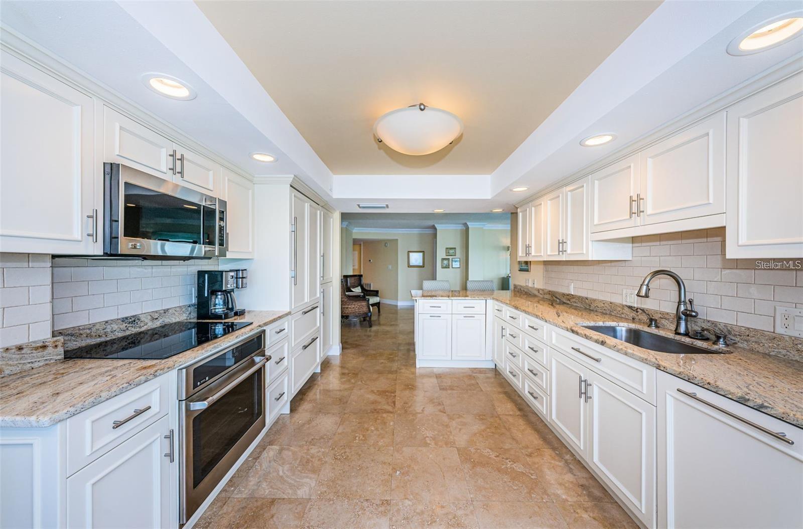 240 SAND KEY ESTATES DRIVE, #222, Clearwater, FL 33767