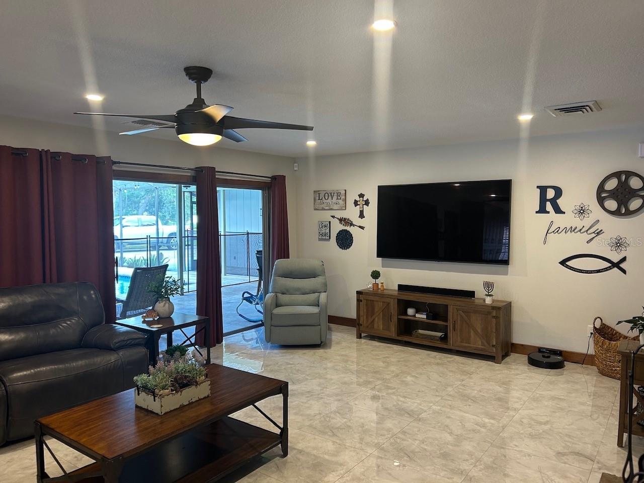 100 PALM LAKE COURT, Longwood, FL 32779
