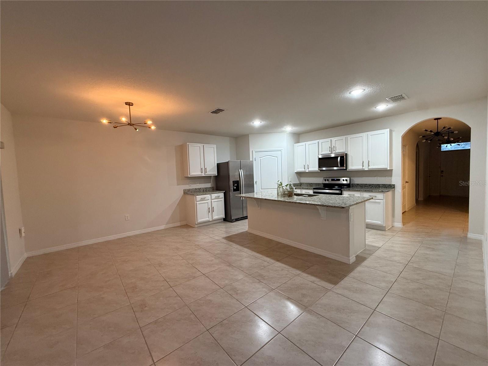 Dining/kitchen