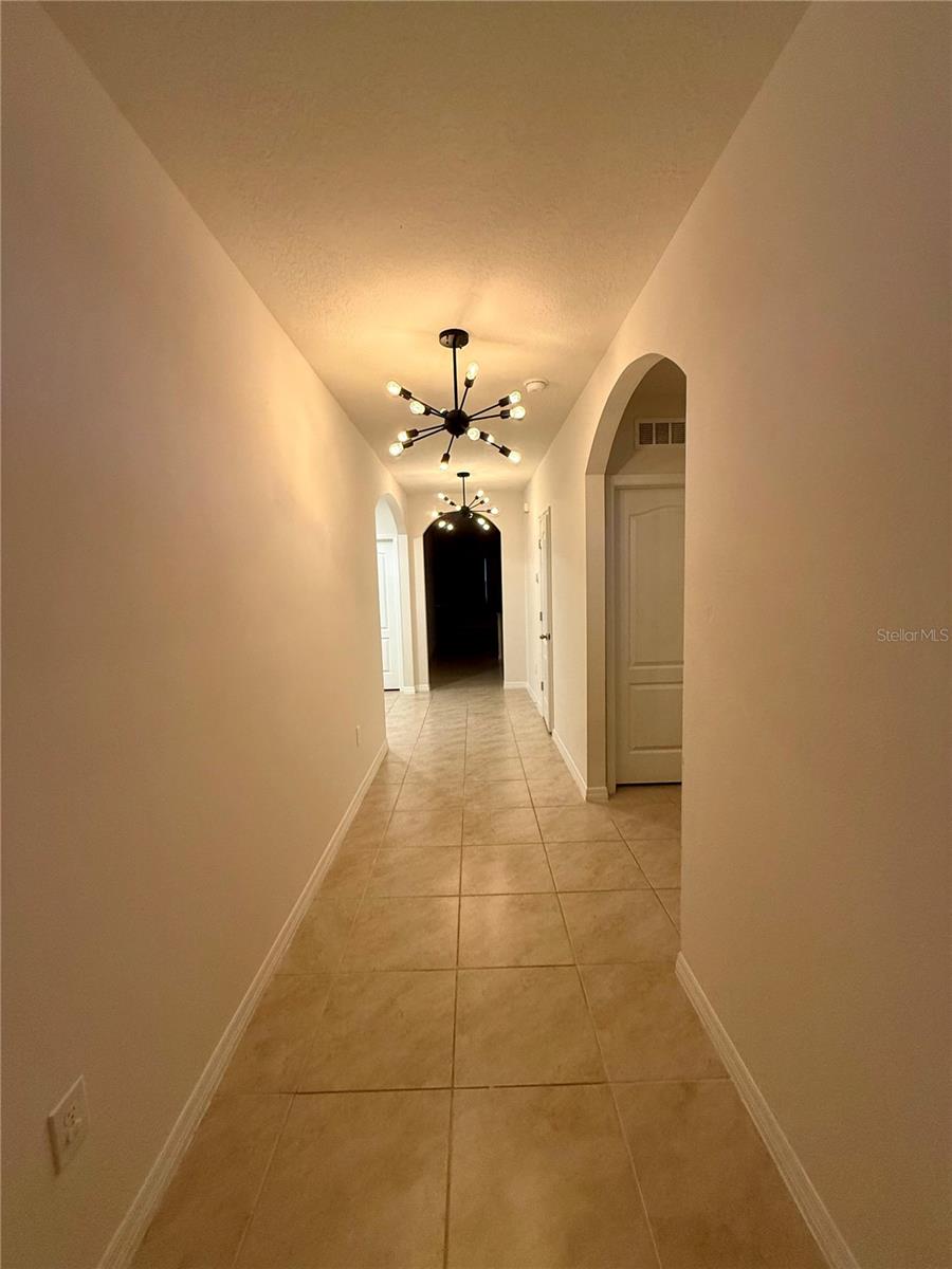 Front entryway/hall
