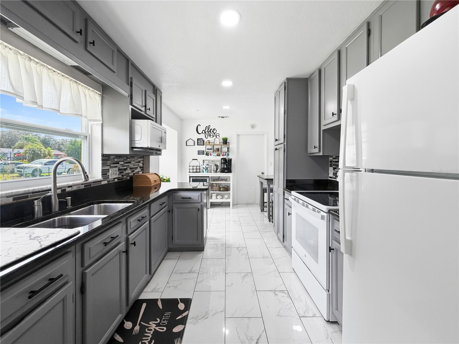 736 LAUREL WAY, Casselberry, FL 32707