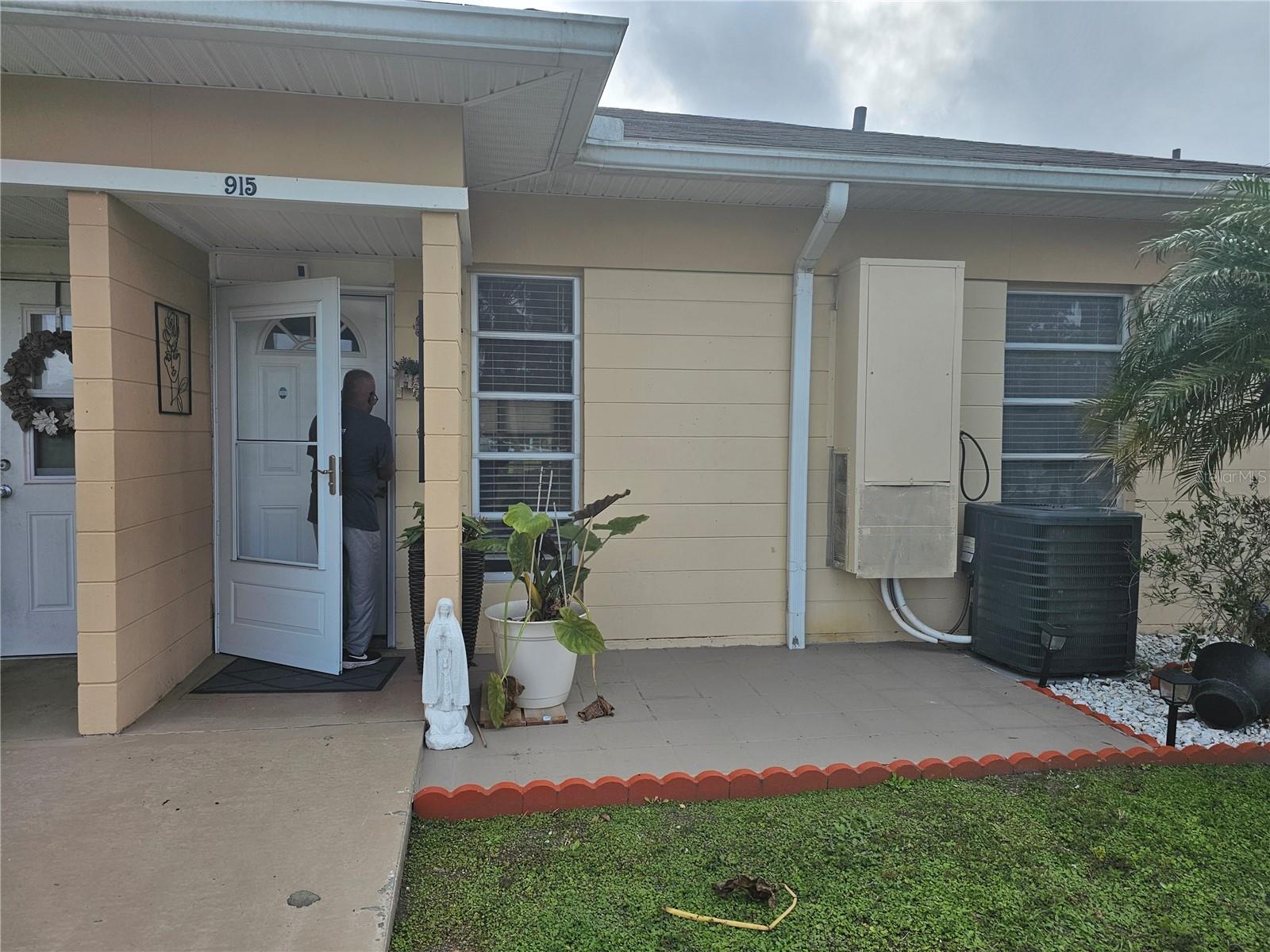 915 CLUB CIRCLE, Lakeshore, FL 33854 915 CLUB CIRCLE, Lakeshore, FL 33854