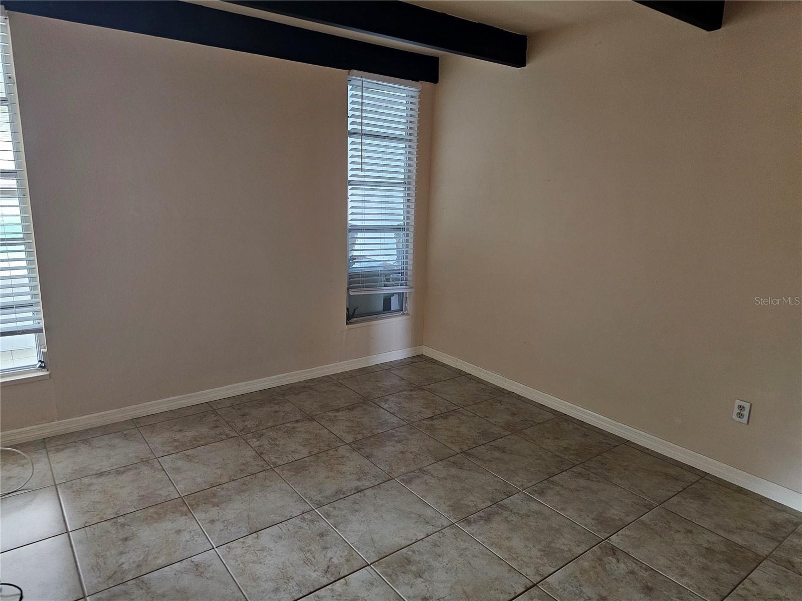 915 CLUB CIRCLE, Lakeshore, FL 33854