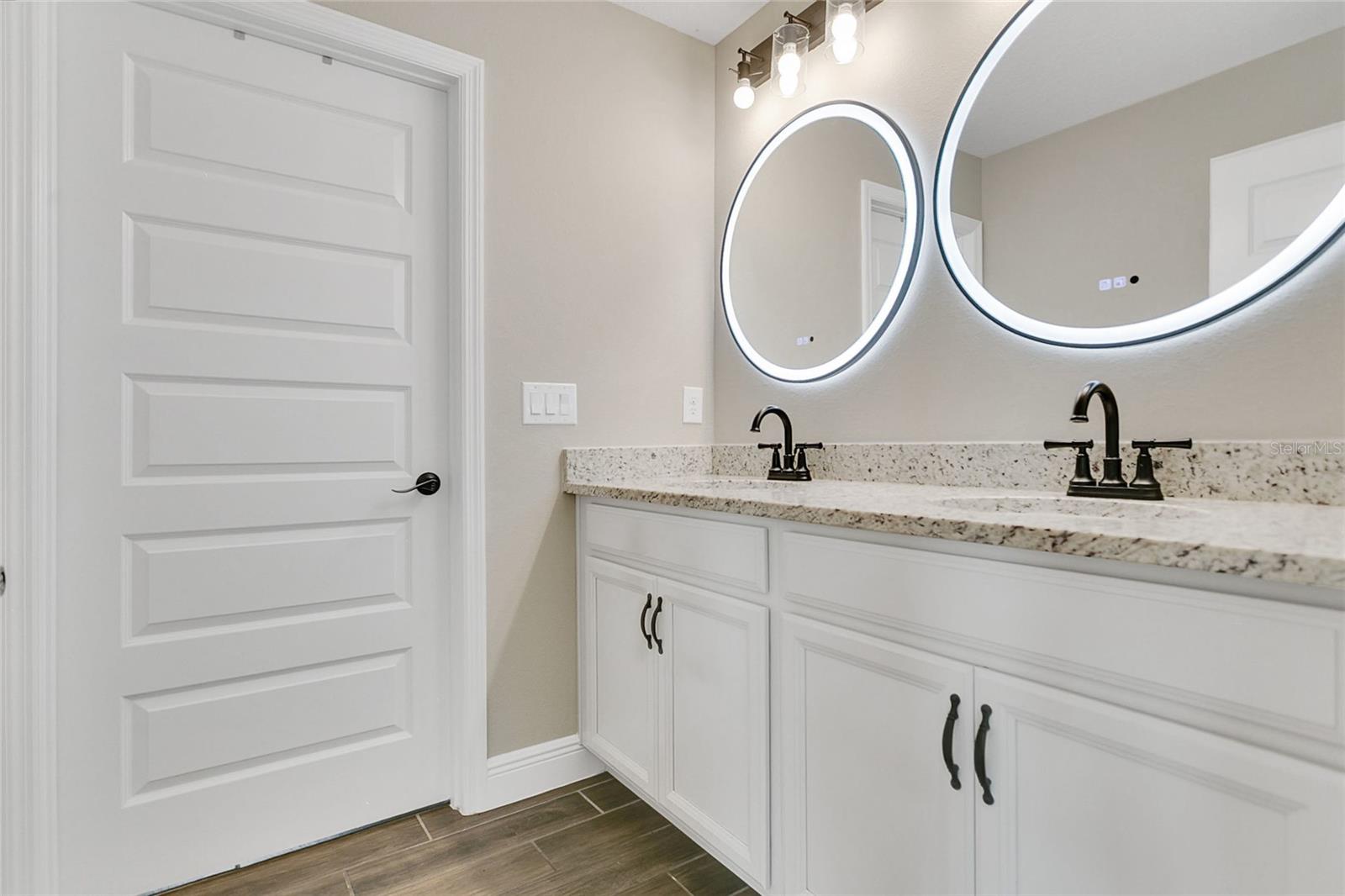 BATHROOM 2