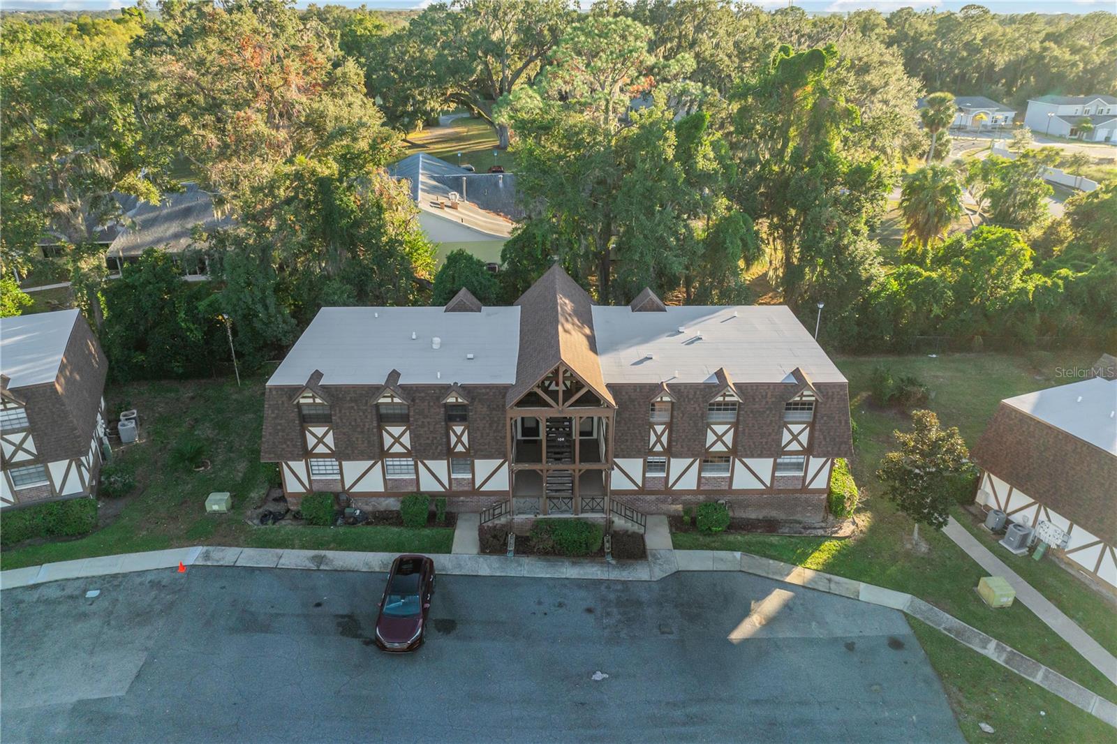 500 NEWELL HILL ROAD, #106D, Leesburg, FL 34748