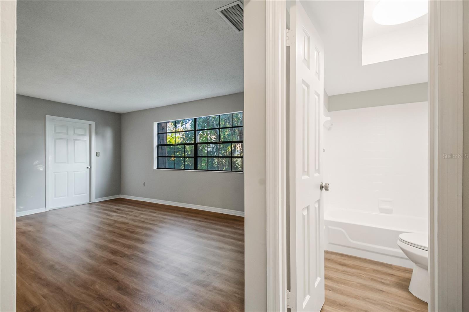 500 NEWELL HILL ROAD, #106D, Leesburg, FL 34748