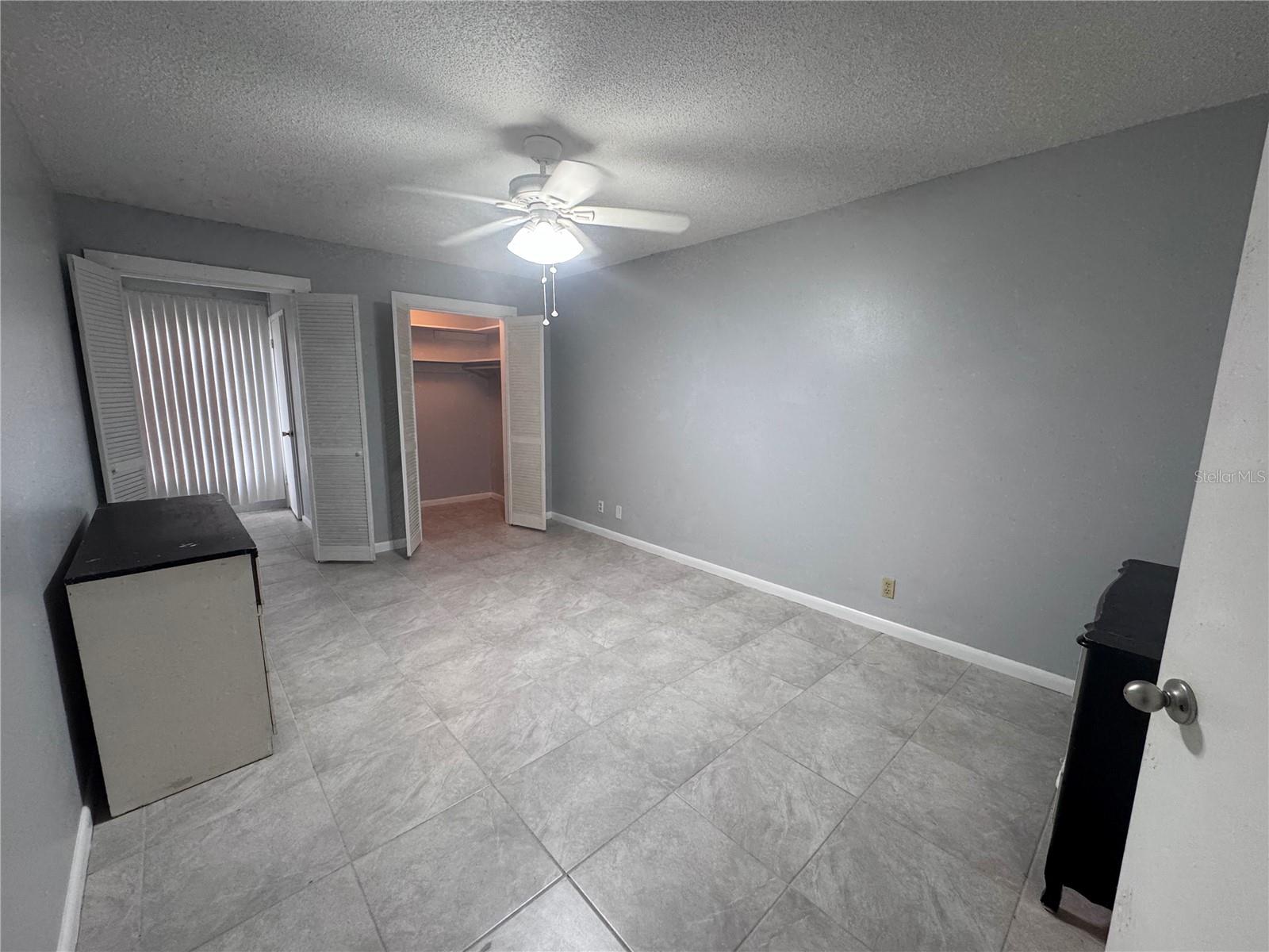 1 bedroom Closet view