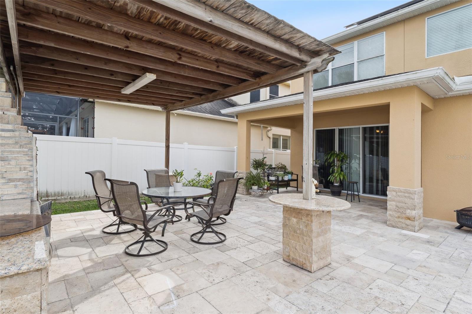 Outdoor kitchen area