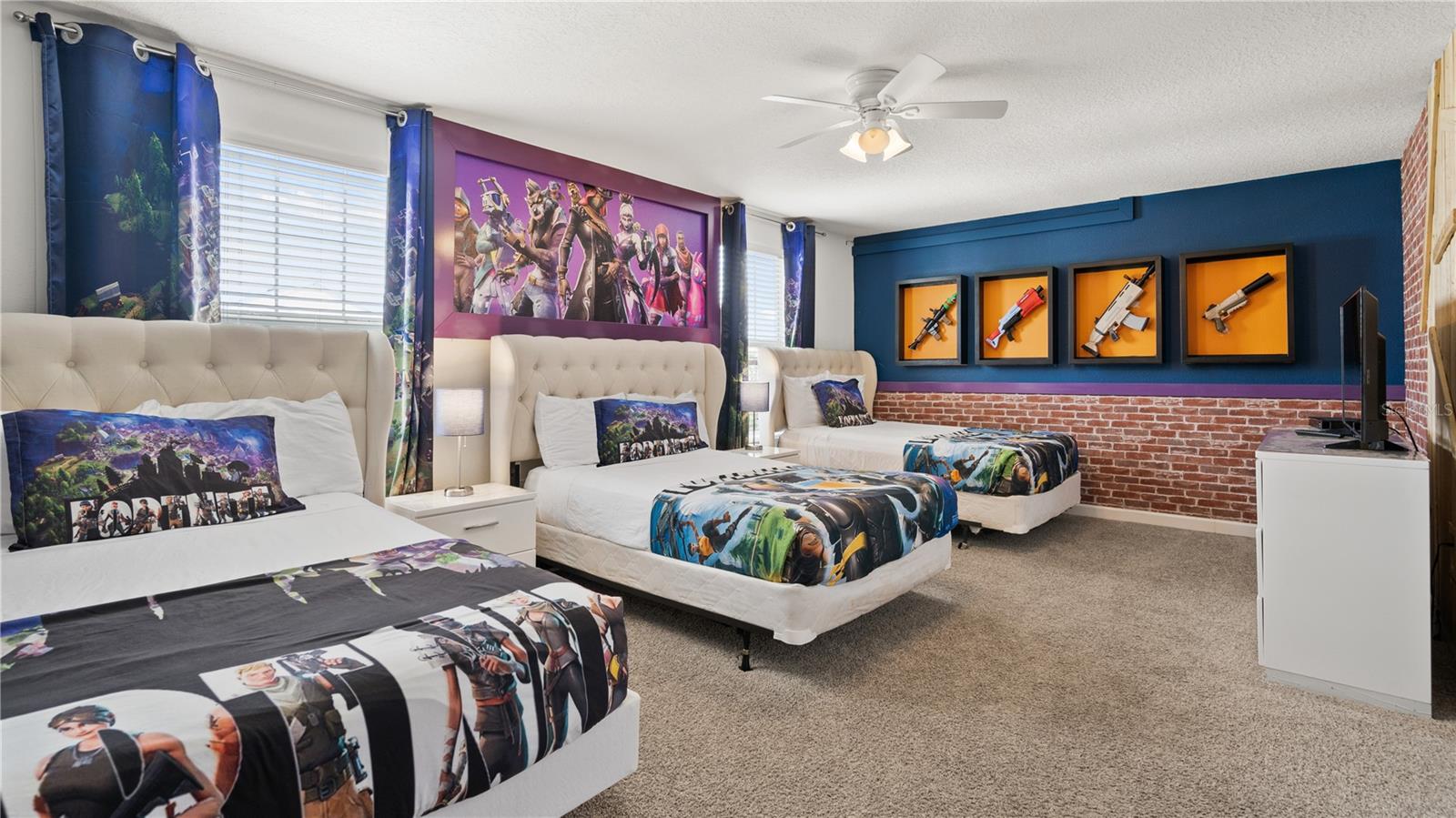 BEDROOM/LOFT