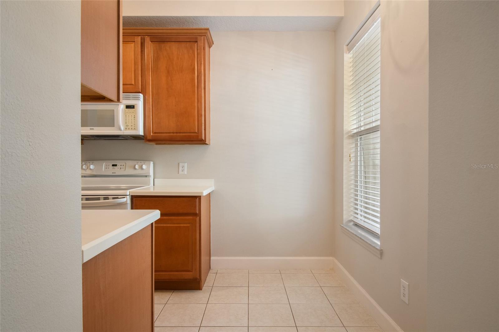 SMALL BREAKFAST NOOK IN THE KITCHEN