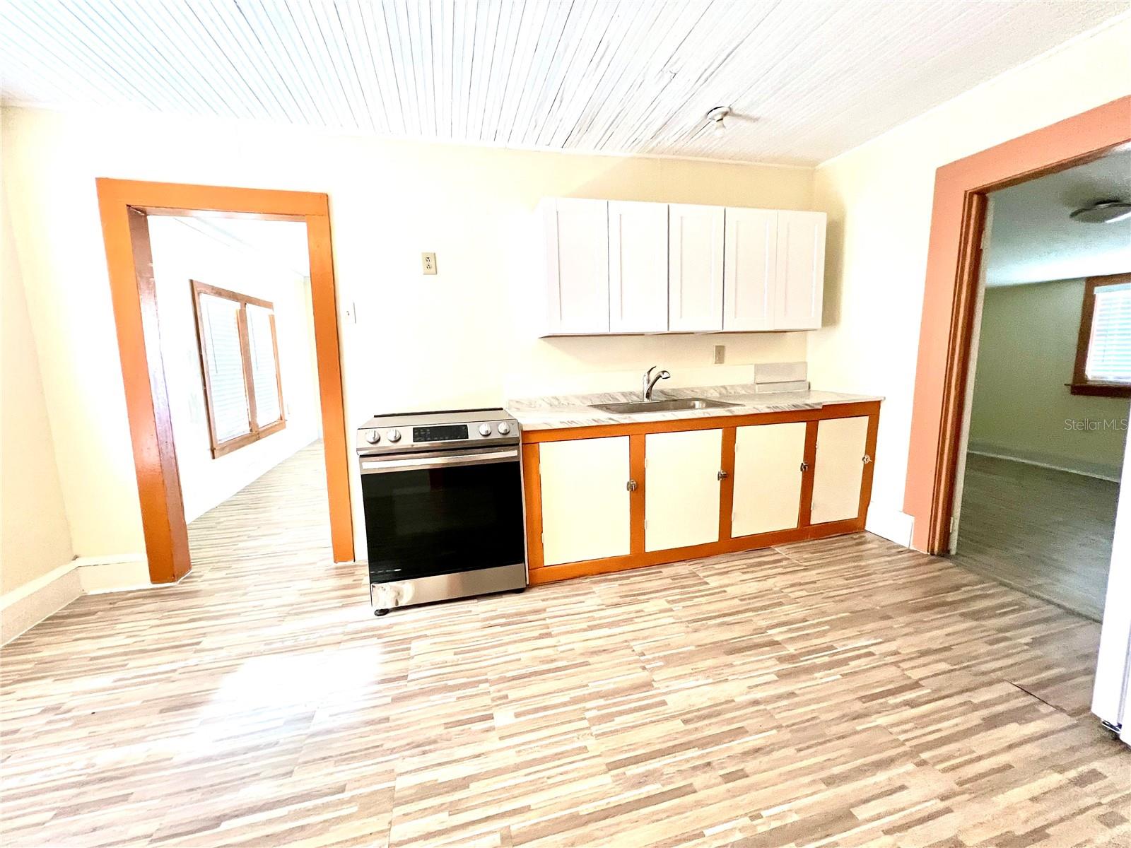 343 WEAVER AVENUE, Lake Wales, FL 33853