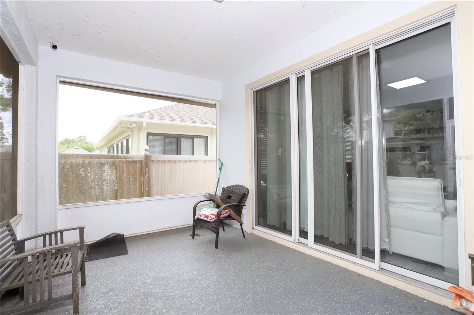 balcony