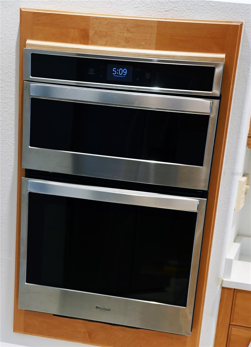 Kitchen Microwave and Oven