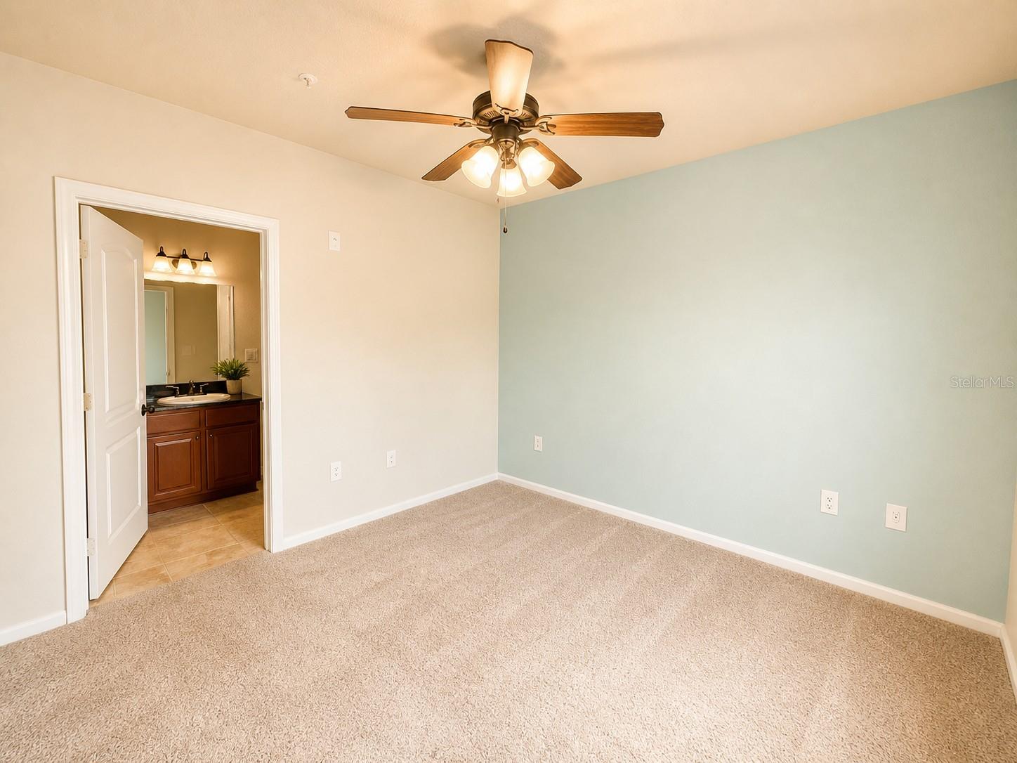 907 CHARO PARKWAY, #915, Davenport, FL 33897