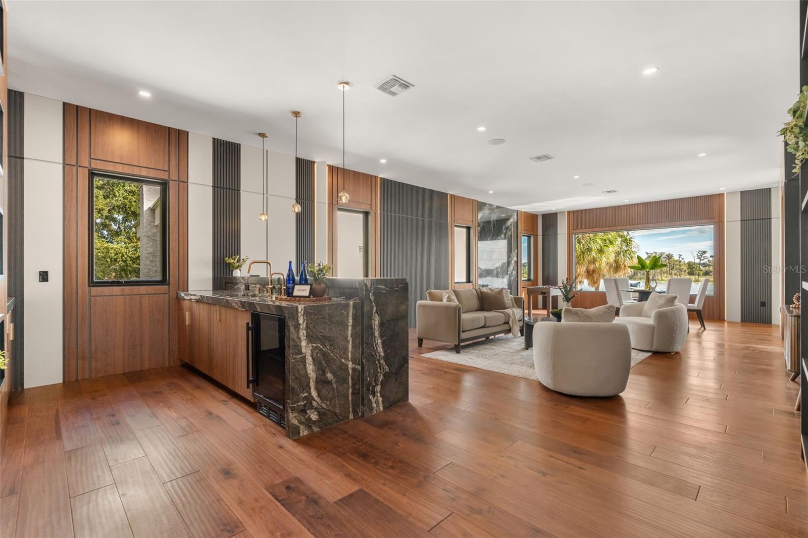 Large entertaining room