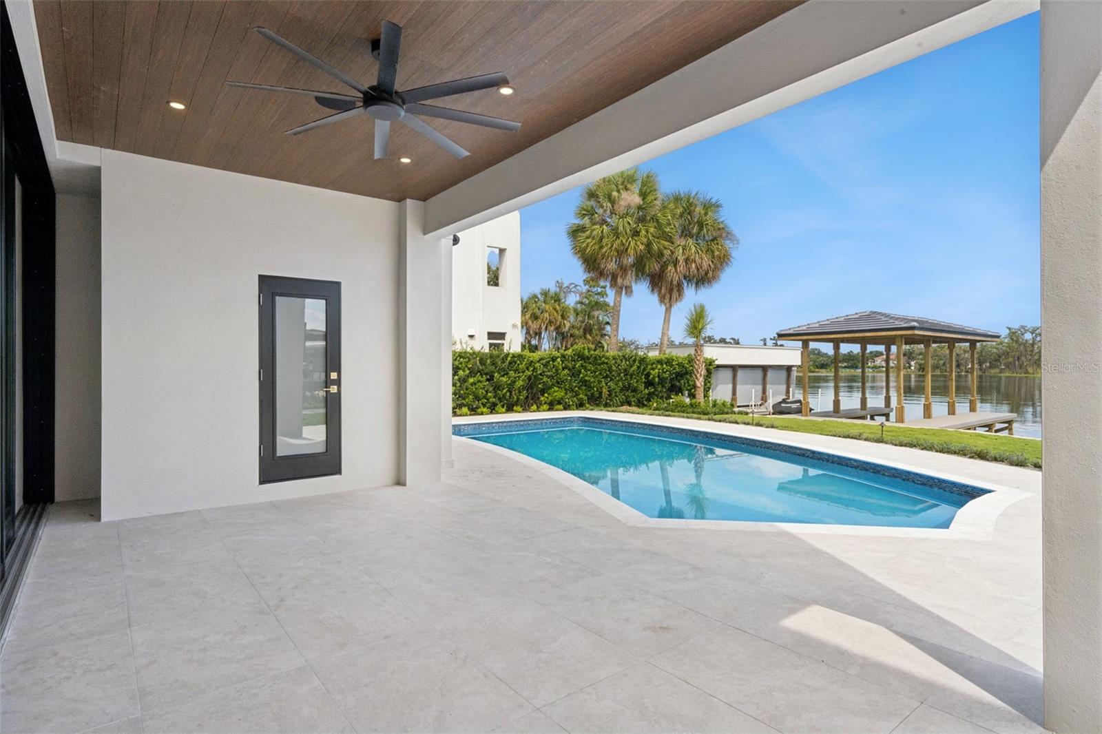Pool half bath