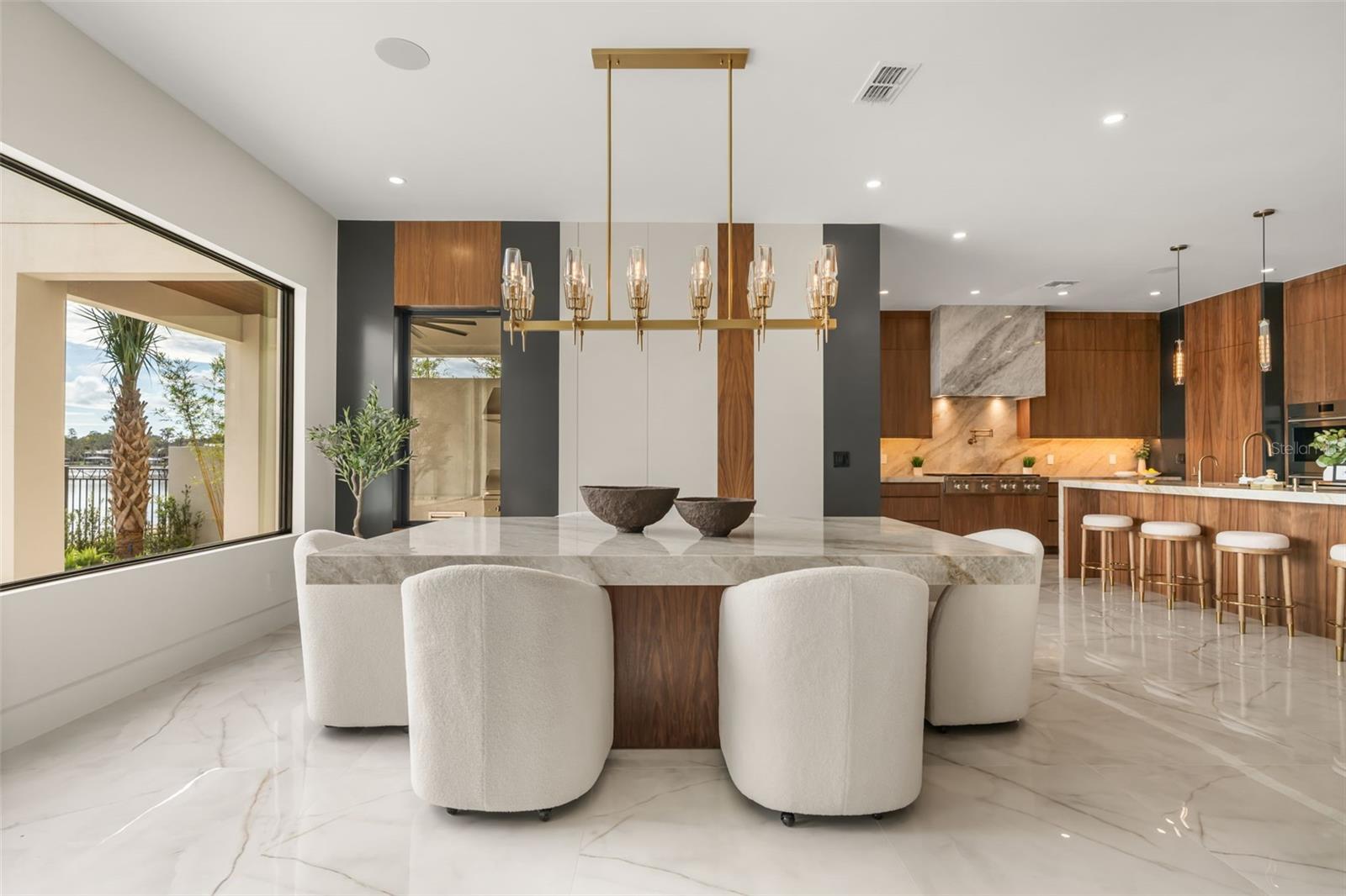 Dining table which seats 10