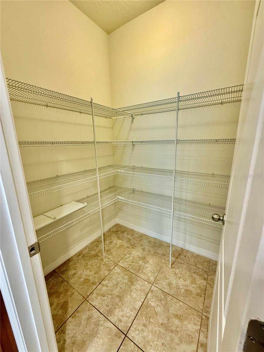 Walk-in Pantery
