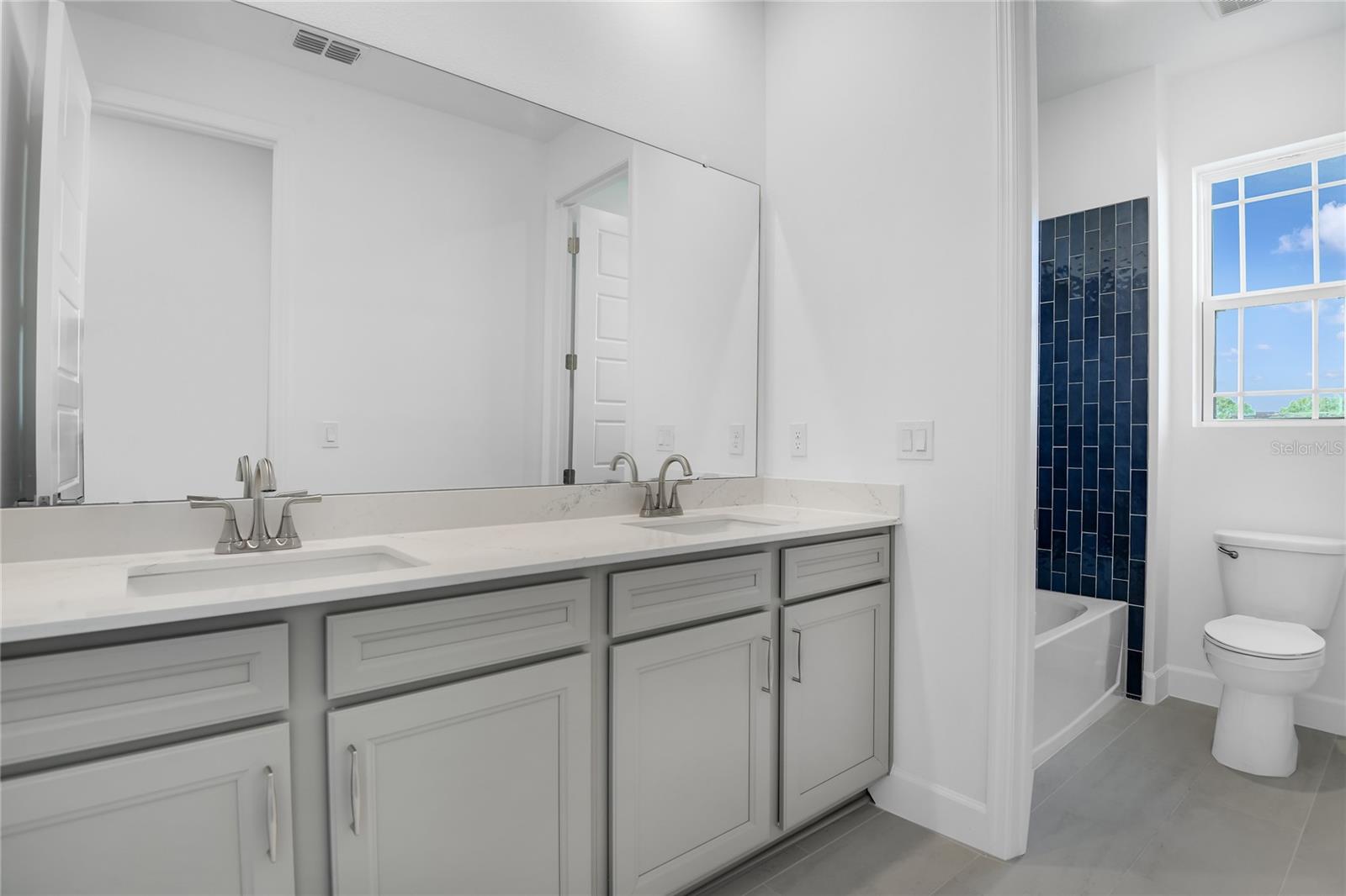 3040 WOODCLIFF LAKE CIRCLE, Clermont, FL 34711