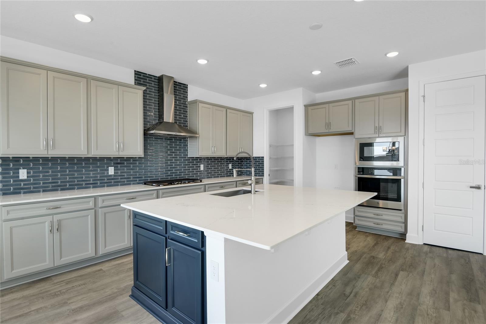 3040 WOODCLIFF LAKE CIRCLE, Clermont, FL 34711