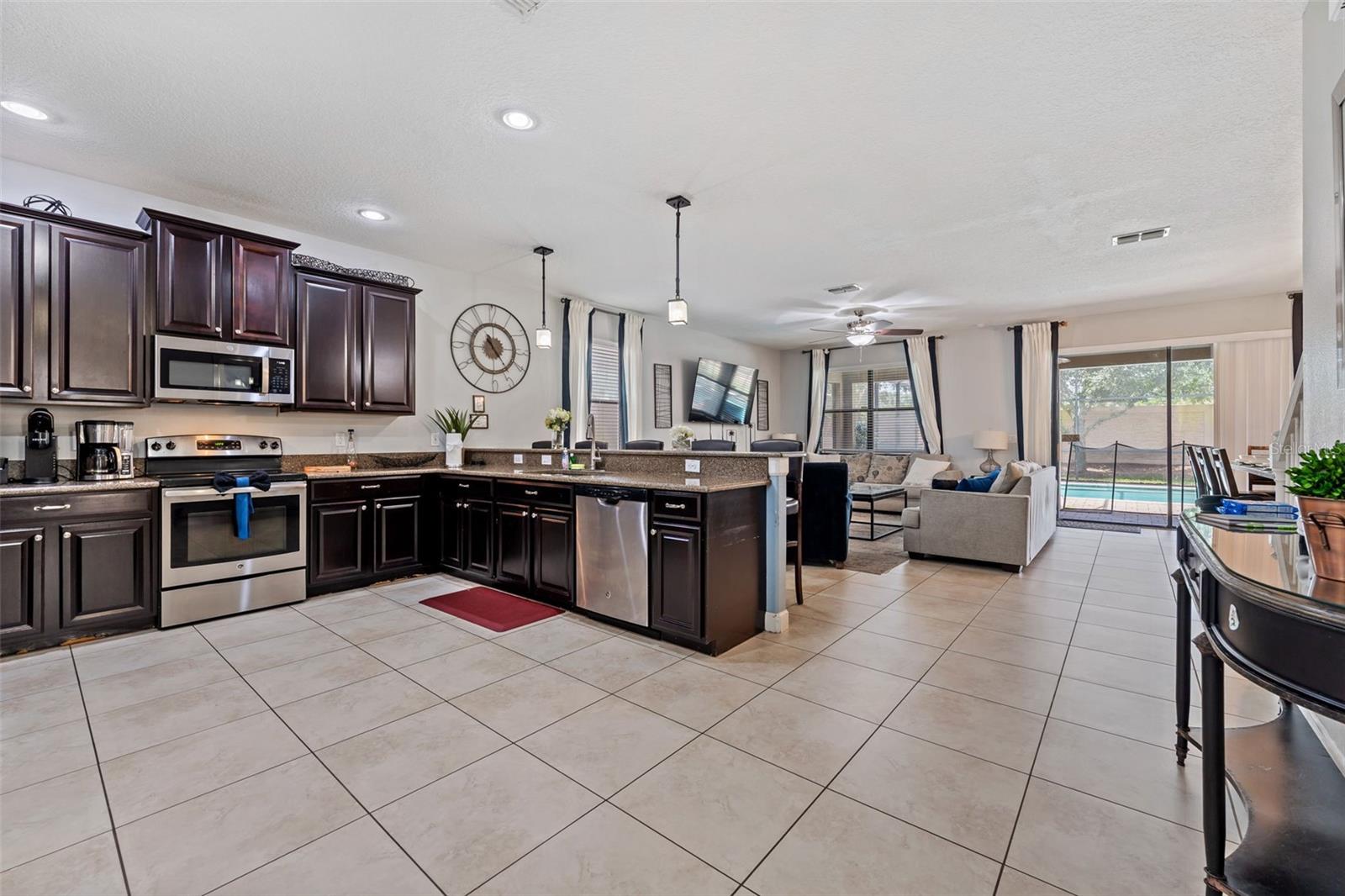 1530 MOON VALLEY DRIVE, Davenport, FL 33896