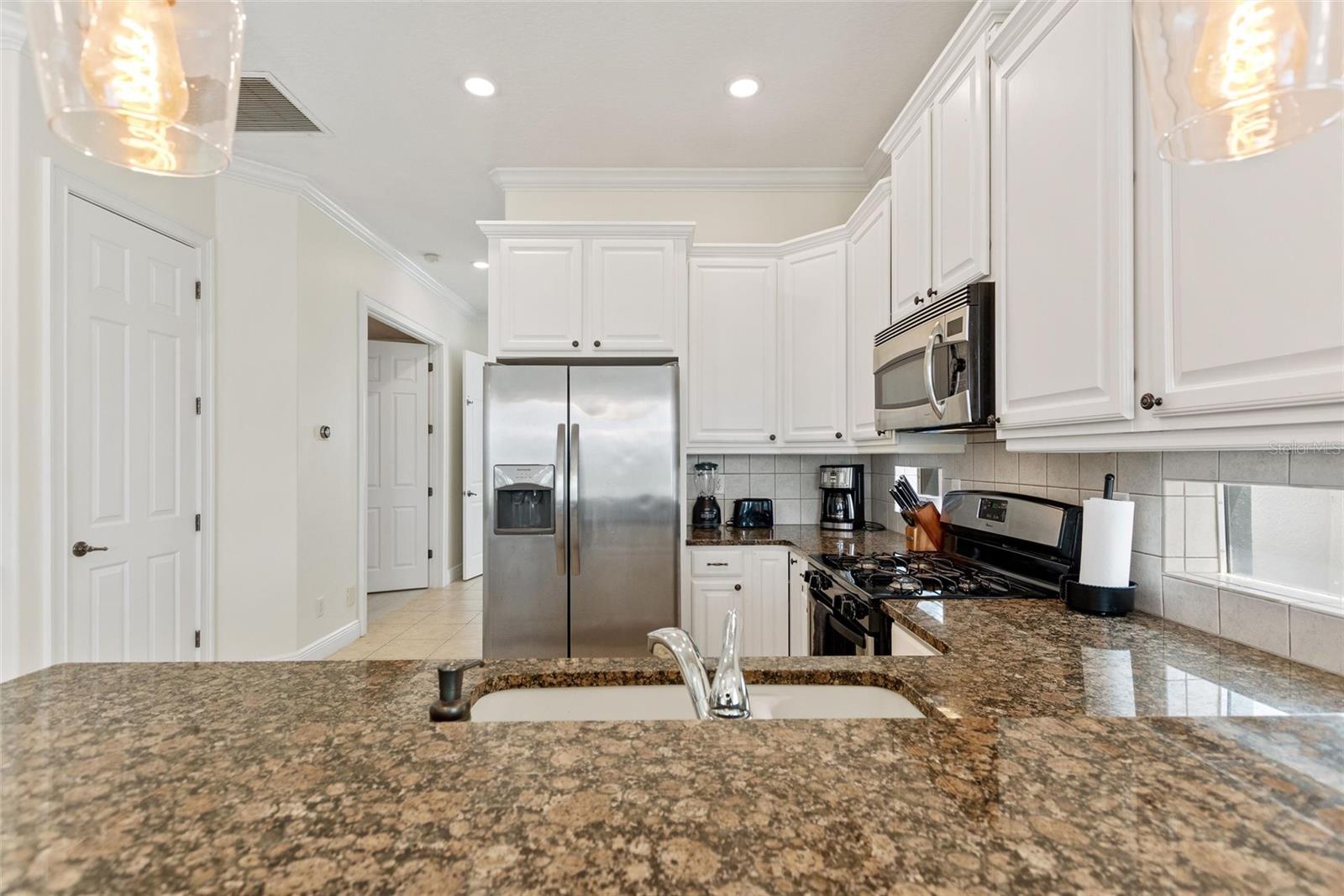 1524 EUSTON DR, Kissimmee, FL 34747