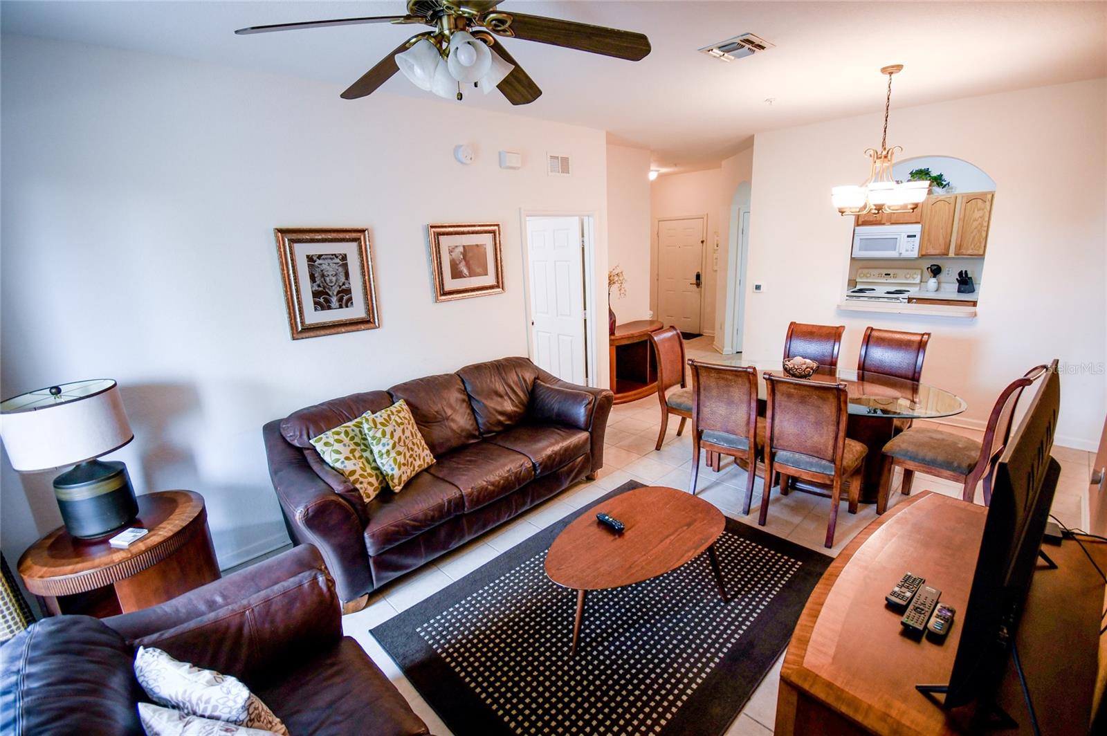 Dining/Living Room Dining/Living Room