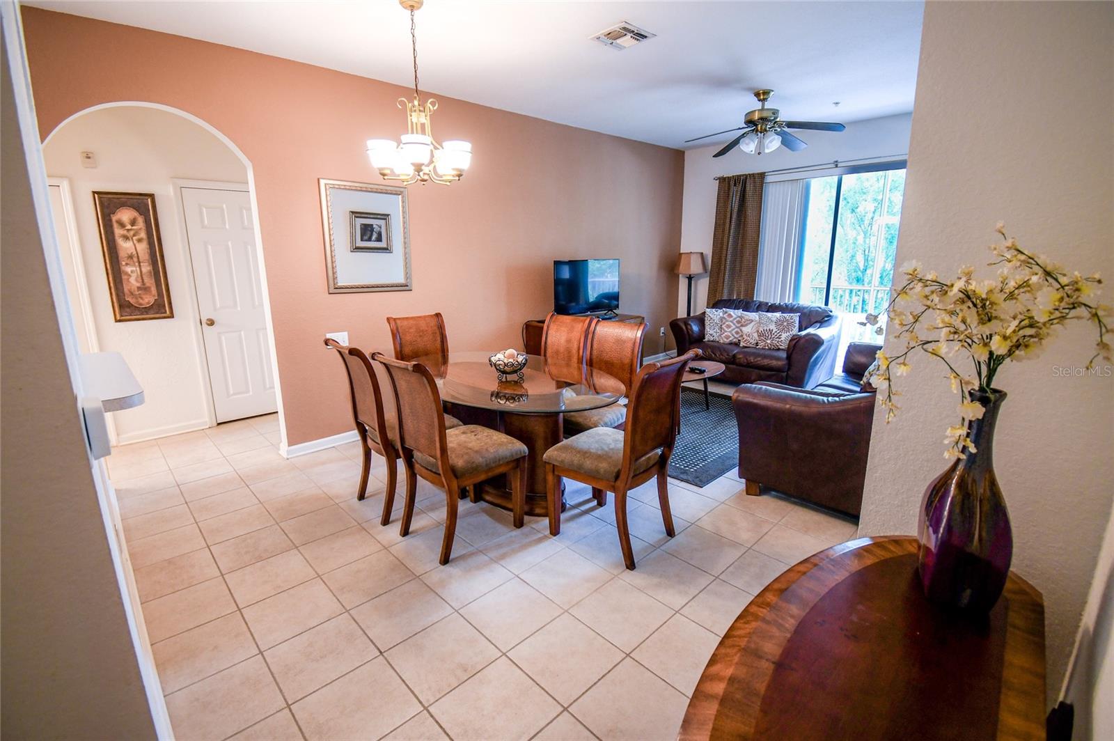 Dining/Living Room Dining/Living Room