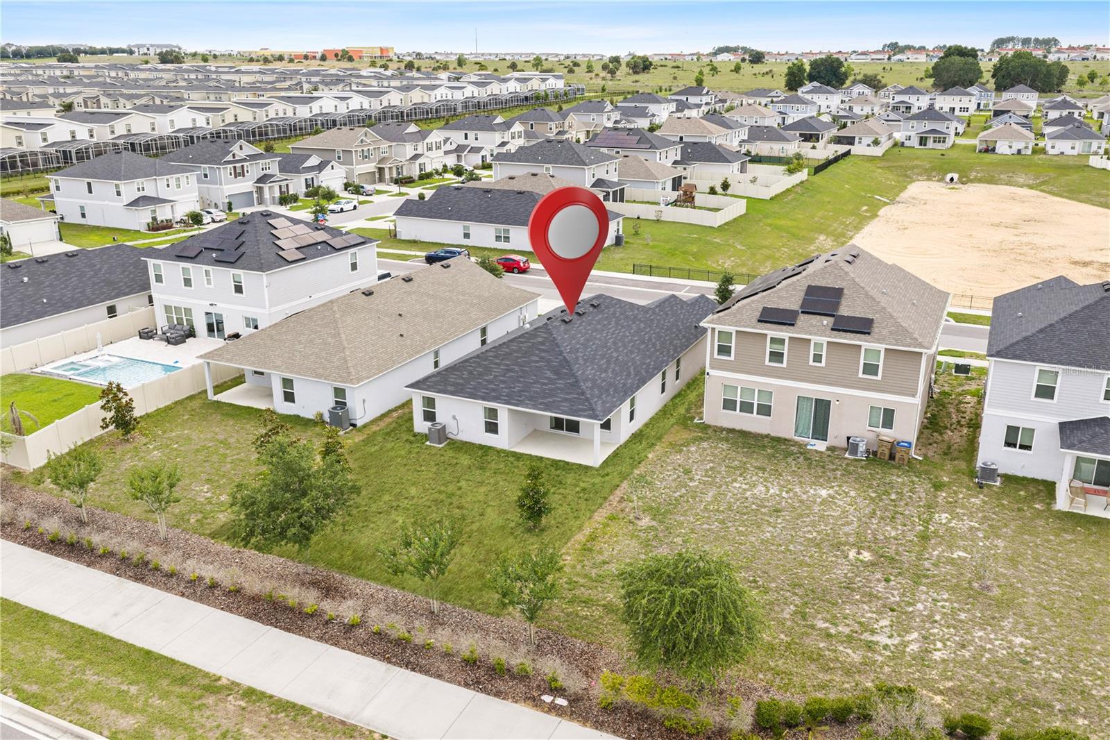 915 OVERPOOL AVENUE, Davenport, FL 33896