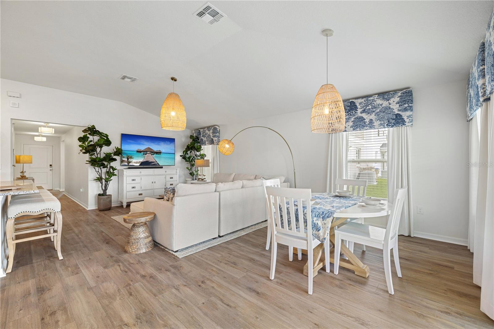 915 OVERPOOL AVENUE, Davenport, FL 33896
